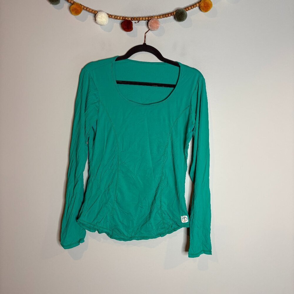 🔆 MAAN green long sleeve athletic top